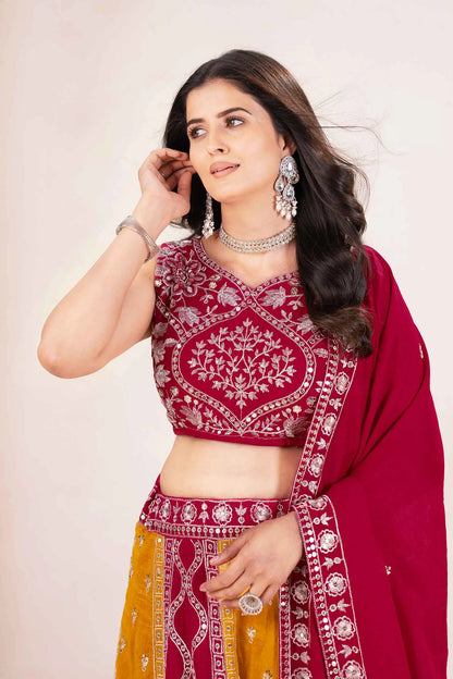Ensemble Lehenga rouge et jaune avec broderie et sequins