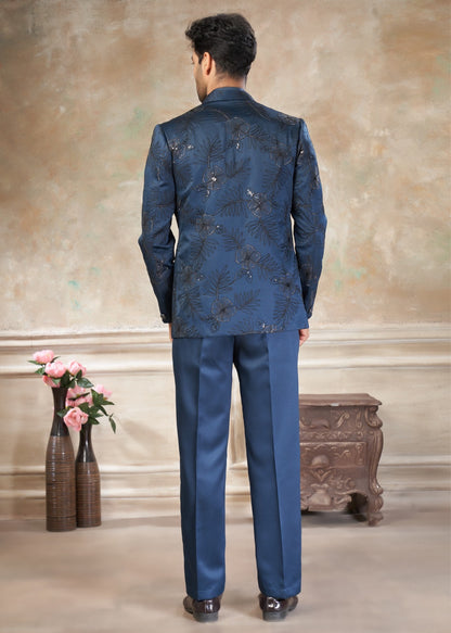 Ensemble Homme Costume Jodhpuri Bleu Foncé Détails Brillants Avec Poche Sur Veste Haut de Gamme en Terry Rayon avec Broderies et Sequins COLLECTION KANWAR