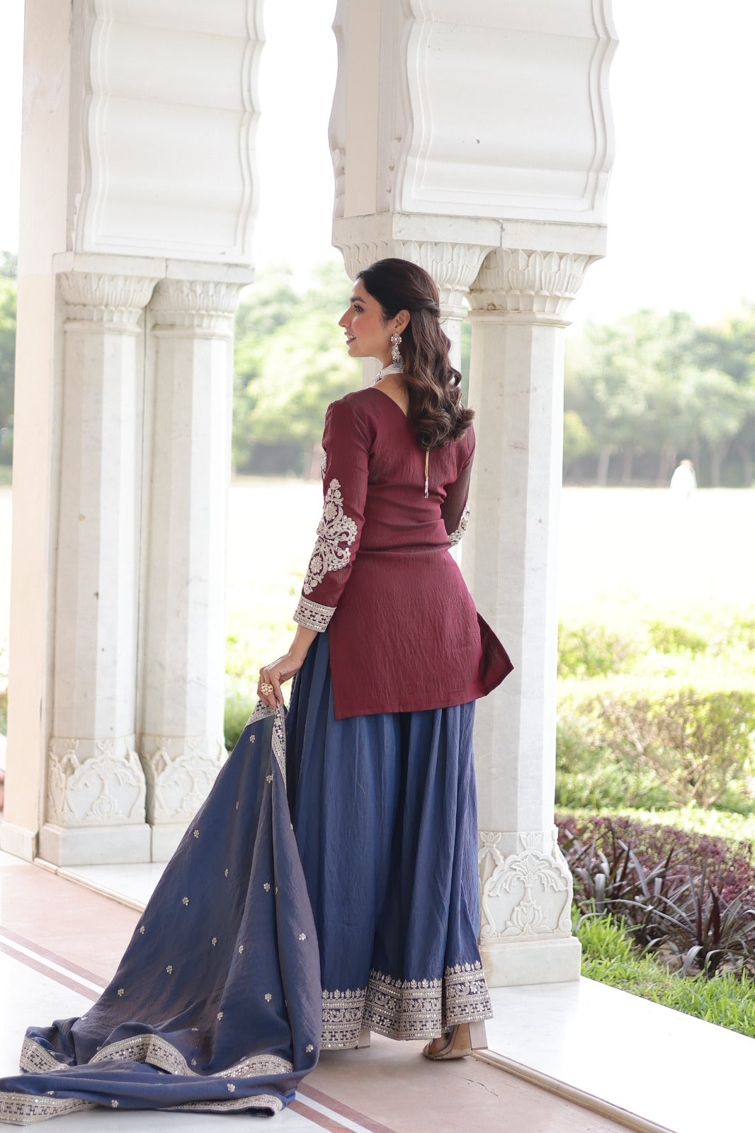 Ensemble Salwar Sharara Marron Bordeaux et Bleu foncé et COLLECTION SARRA