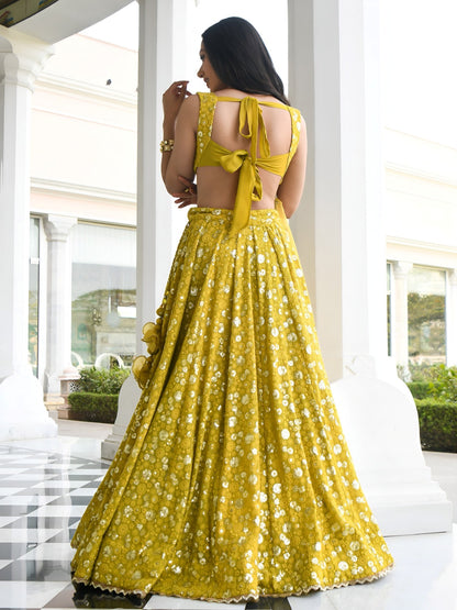 Lehenga vert olive clair en georgette léger avec travail traditionnel