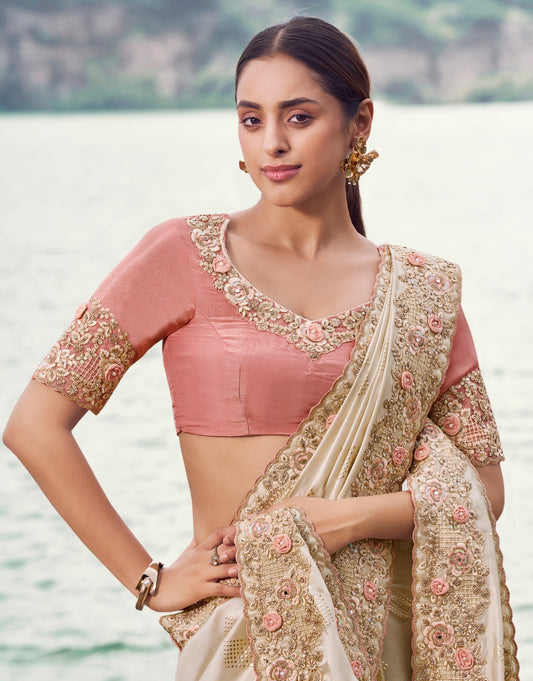 Sari rose clair et blanc cassé en soie satinée COLLECTION SAYAARAH