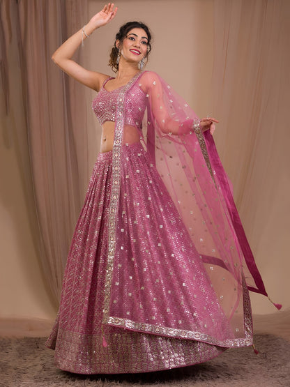 Lehenga rose en georgette léger avec broderies zari