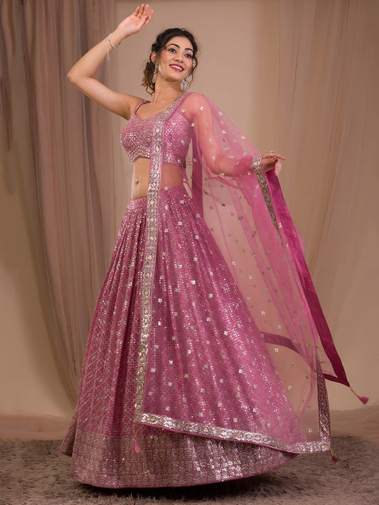 Lehenga rose en georgette léger avec broderies zari