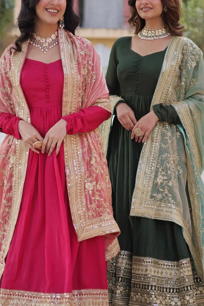 Robe Longue Vert Olive avec Tissu Brillant et Riches Broderies de Sequins avec Dupatta
