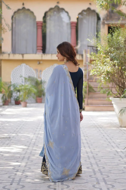 Entenblaues Palazzo-Kurti-Set mit Paillettenstickerei und kontrastierendem Dupatta