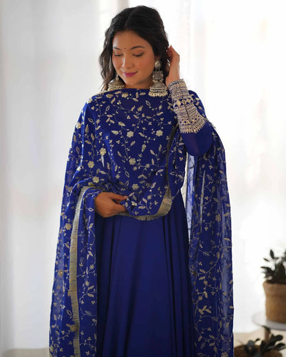 Robe Designer Georgette Bleue Royale avec Broderie Lourde et Dupatta