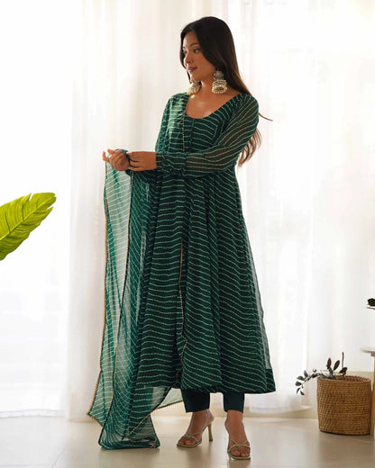 Robe Anarkali en georgette vert foncé à motif Laheriya avec dupatta assortie – Tenue indienne élégante pour femme