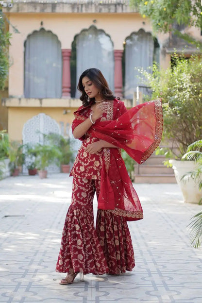 Ensemble Salwar Jacquard en Georgette Rouge avec Dupatta