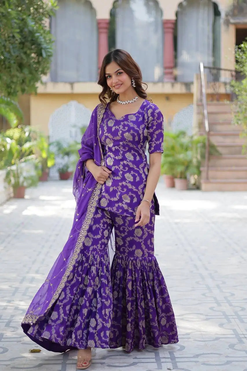 Ensemble Salwar Suit Jacquard en Georgette Iris Violet Pourpre avec Dupatta