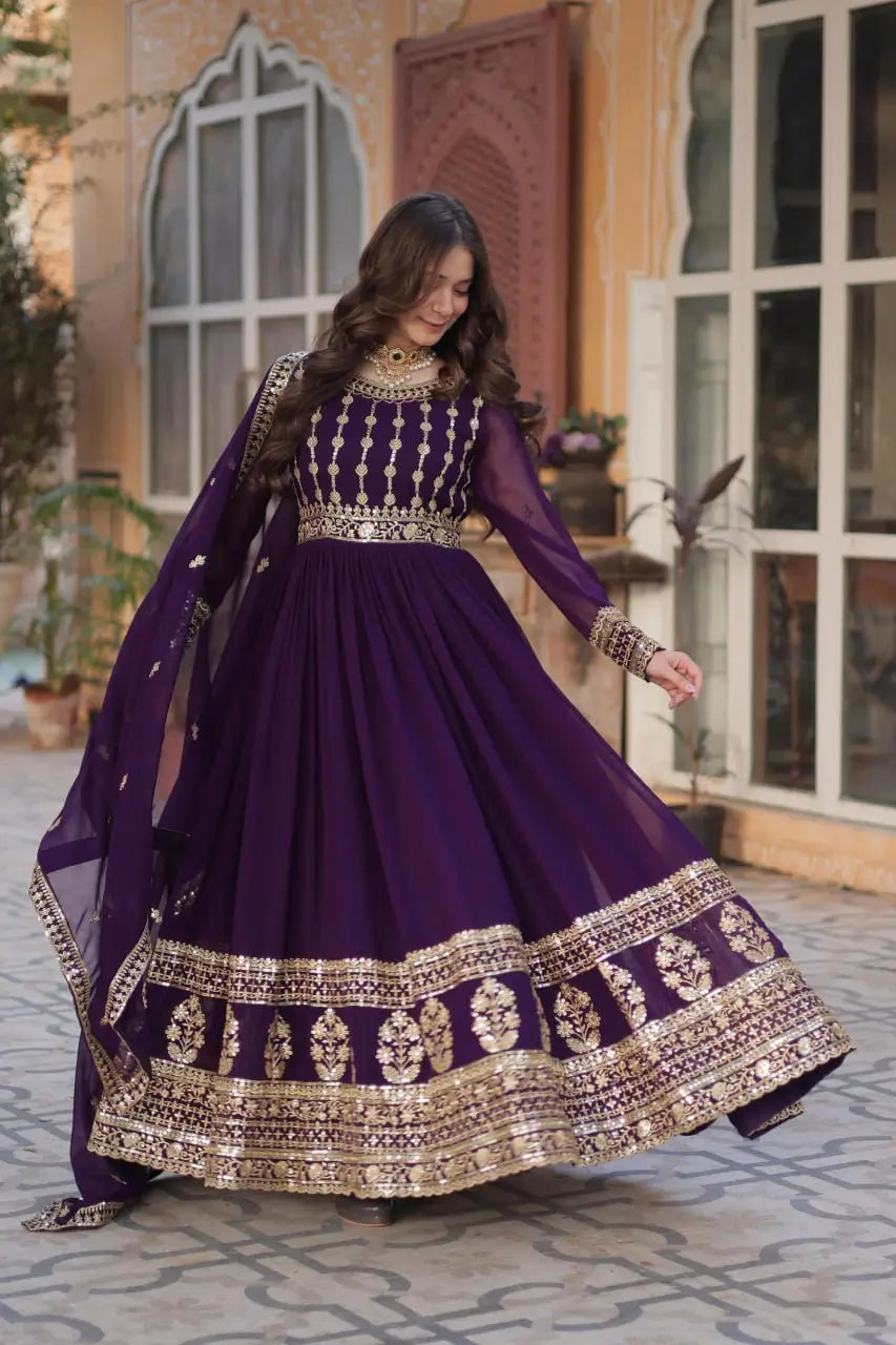 Robe et Dupatta Violet Foncé avec Broderie Zari et Sequins