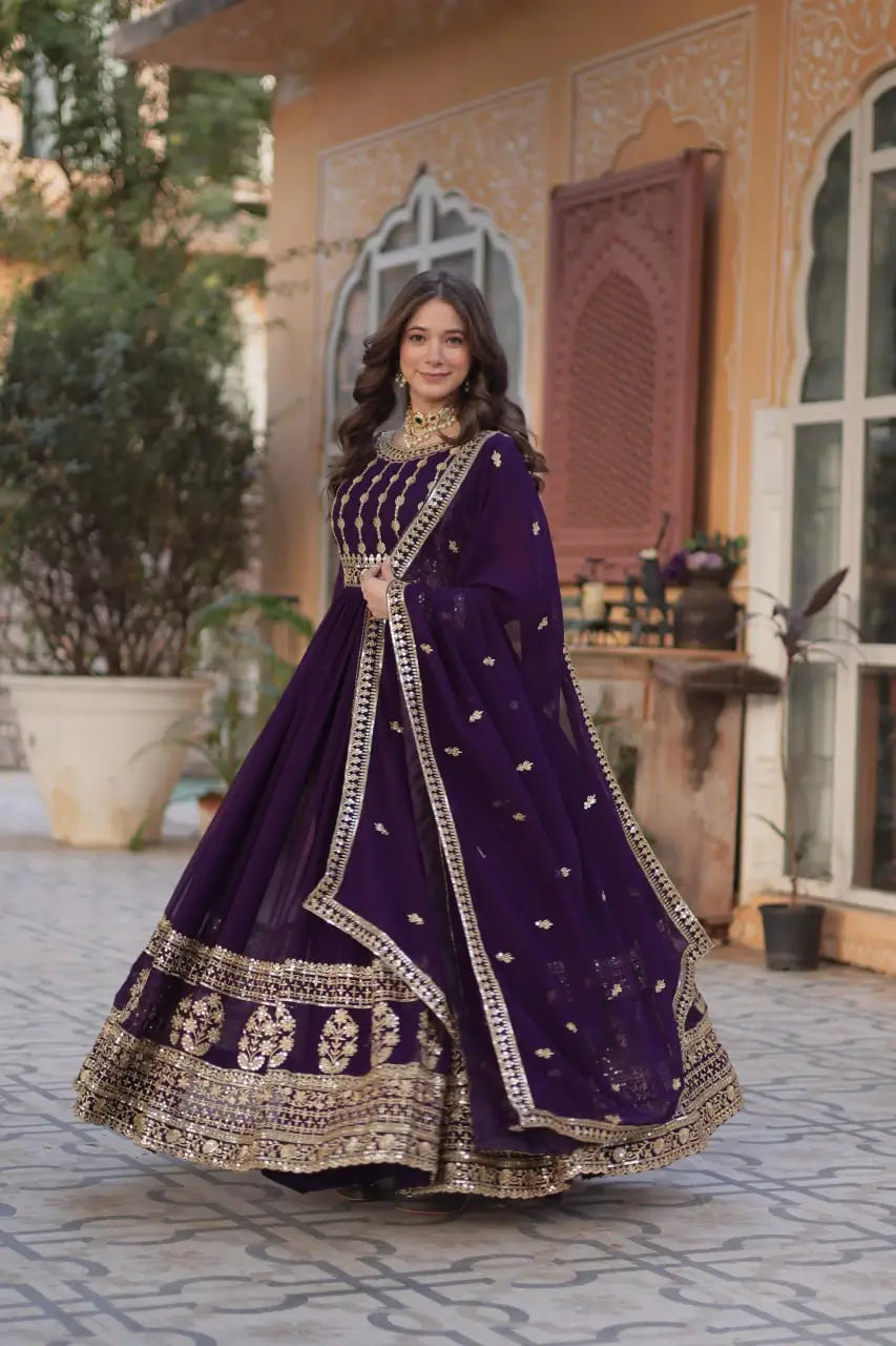 Robe et Dupatta Violet Foncé avec Broderie Zari et Sequins