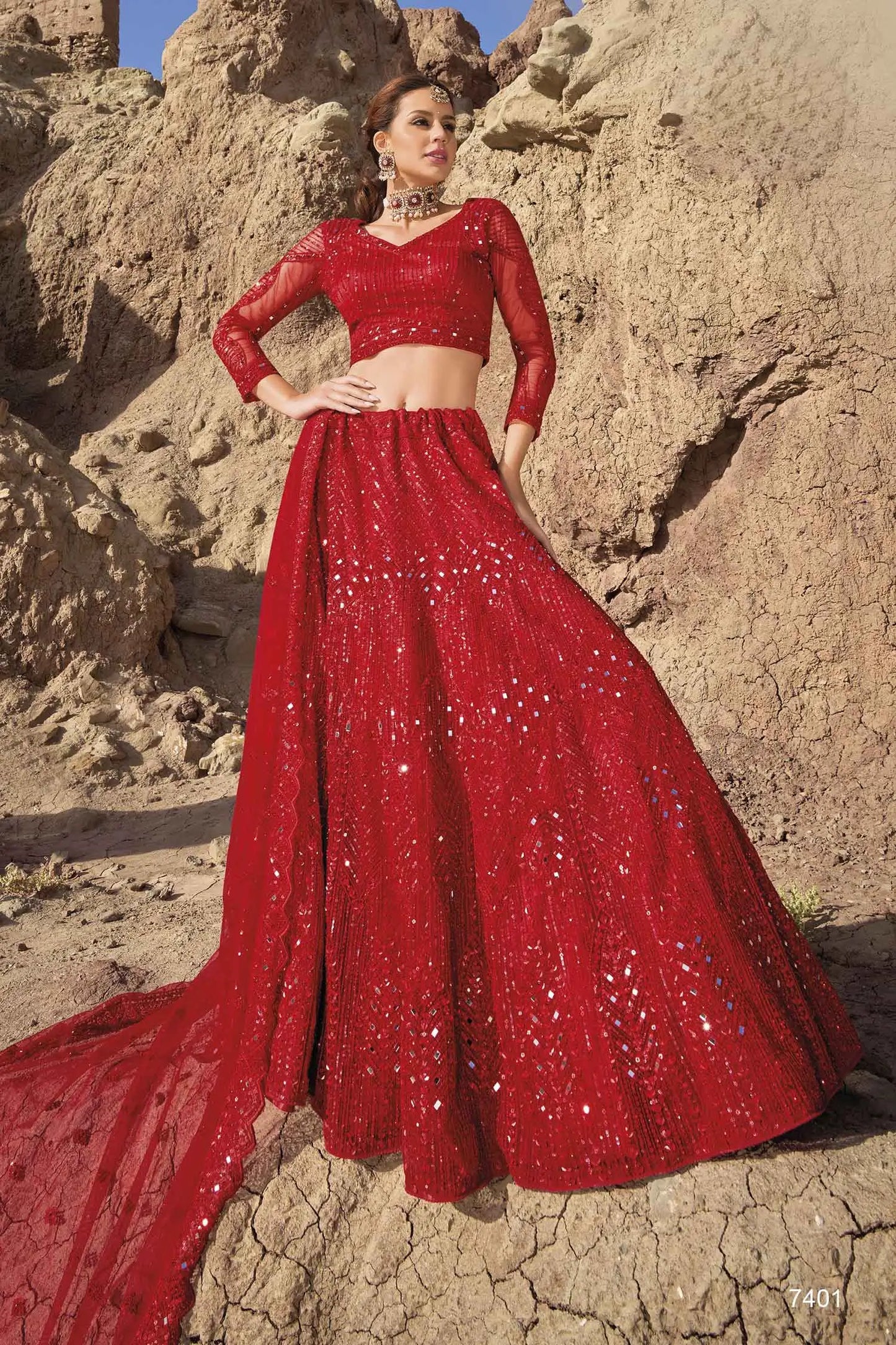 Eleganter leuchtend roter Braut-Lehenga mit Paillettenstickerei und Spiegelarbeit