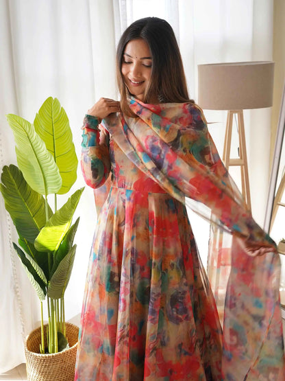 Robe longue en organza rouge à imprimé floral multicolore avec dupatta – Élégance festive et féminine