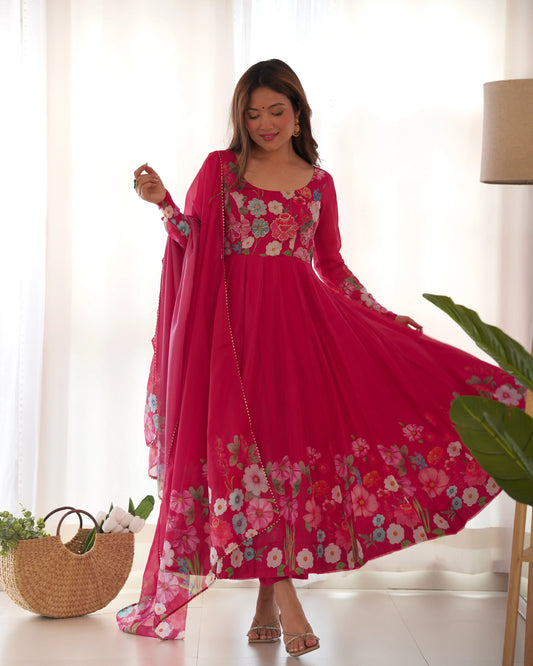 Robe longue en organza rose fucshia à imprimé floral multicolore avec dupatta