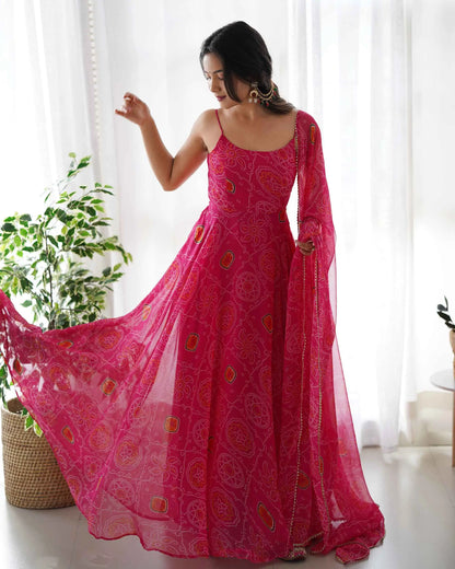 Robe légère en chiffon doux rose foncé à imprimé Bandhej avec dupatta – Élégance traditionnelle et confort moderne