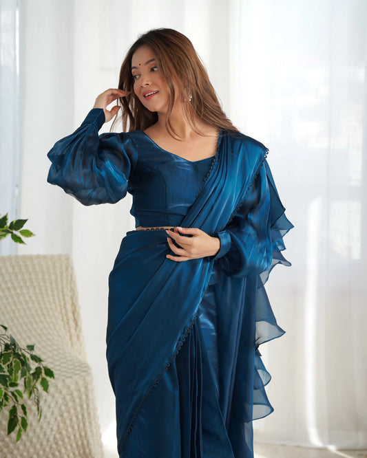 Gebrauchsfertiger blaugrüner Organza-Sari mit ausgefallener Spitzenbordüre (gebrauchsfertig)