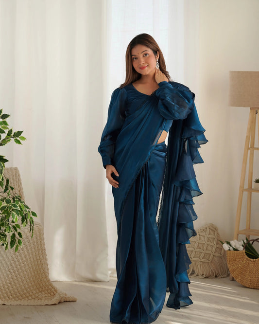 Gebrauchsfertiger blaugrüner Organza-Sari mit ausgefallener Spitzenbordüre (gebrauchsfertig)