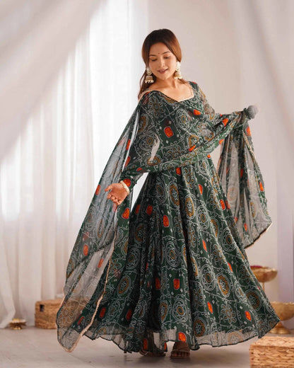 Robe en chiffon léger vert foncé avec imprimé Bandhej et dupatta assortie