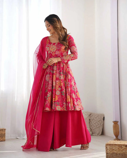 Ensemble kurta style Kediya imprimé floral en chanderi rose fuchsia avec dupatta