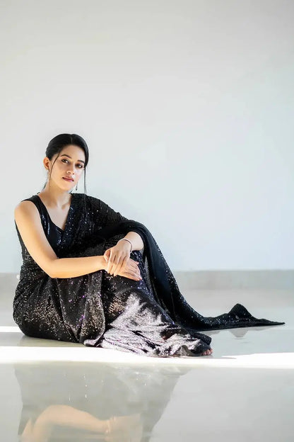 Sari de fête noir intense en georgette avec broderie de sequins scintillants