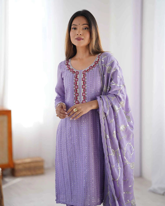 Eleganter lavendelfarbener Designer-Salwar-Anzug mit Paillettenstickerei