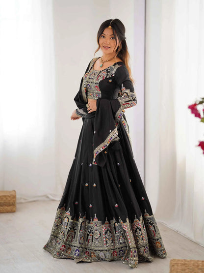Lehenga Noir intense avec Broderie Cording Dori et Dupatta Assorti