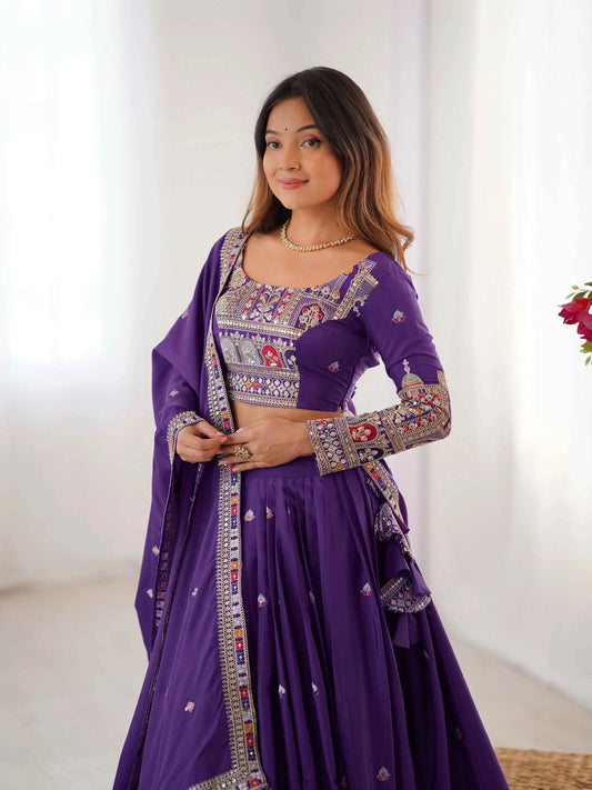 Lehenga violet avec Dupatta en Broderie Cording Dori