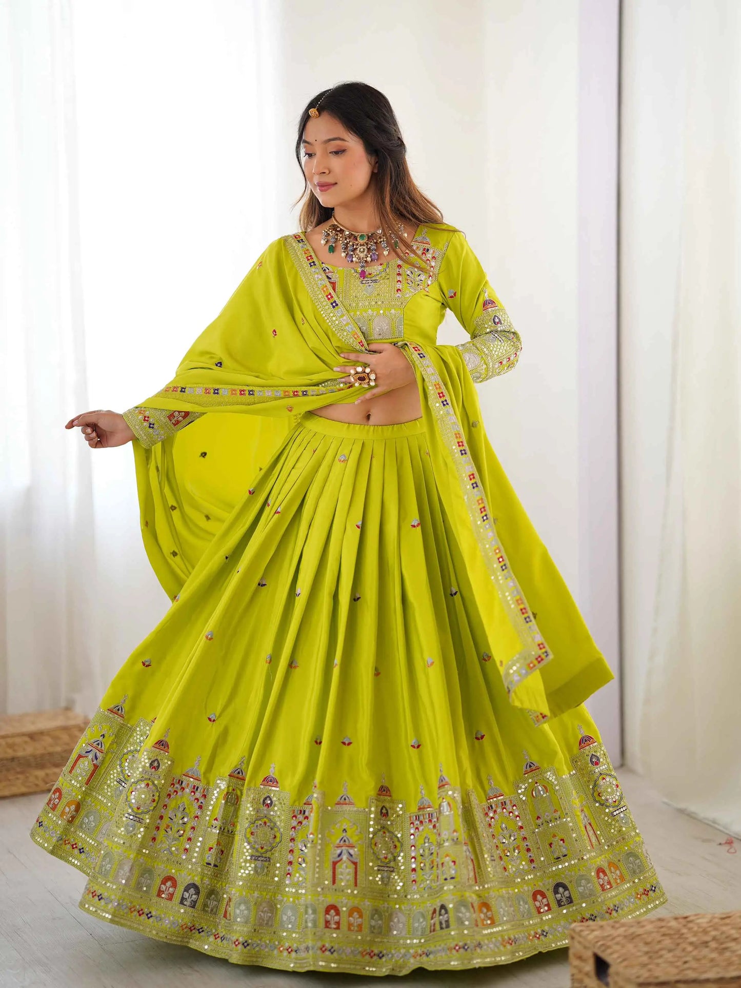 Lehenga vert néon avec Dupatta en Broderie Cording Dori