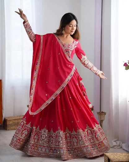 Lehenga rouge paprika orné de broderies en fil et cording dori avec dupatta