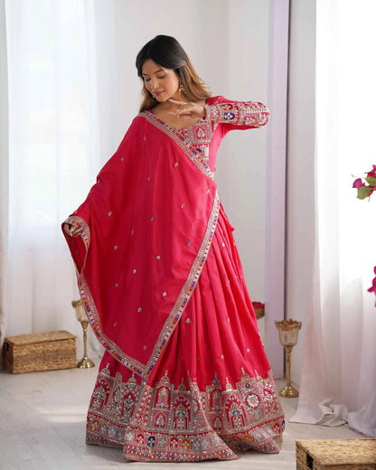 Lehenga rouge paprika orné de broderies en fil et cording dori avec dupatta