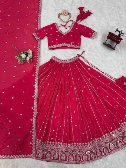 Lehenga rose fuchsia avec broderie à sequins et dupatta assorti
