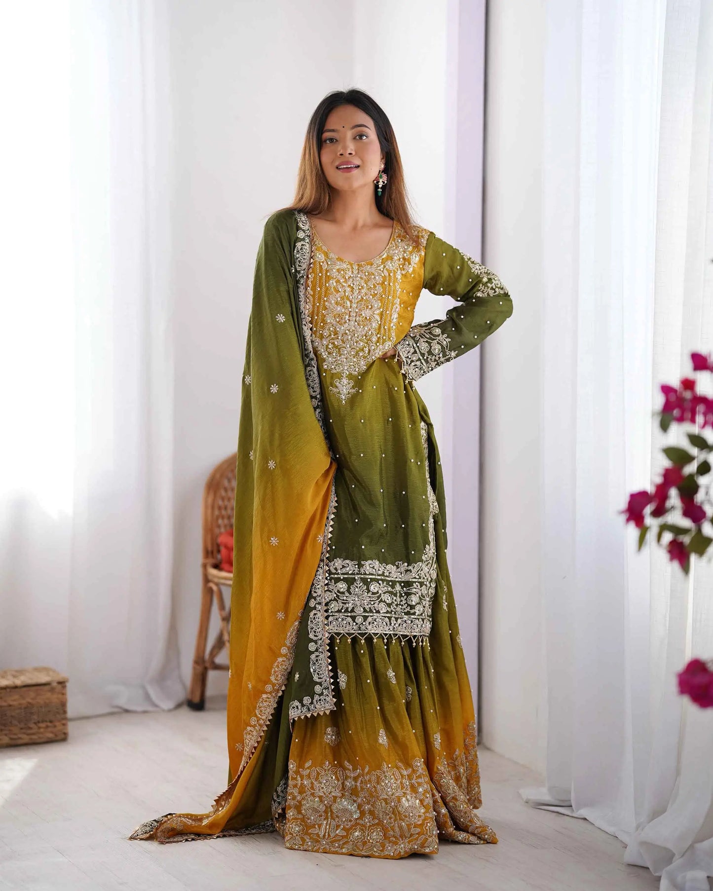 Ensemble Sharara Vert et Jaune avec Broderie en Cordon, Sequins et Perles Rivetées