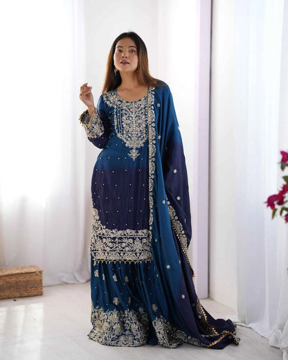 Ensemble Sharara bleu marine avec broderies en cordon, sequins et perles rivetées