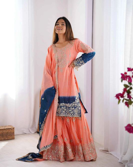 Ensemble Sharara Rose Pêche et Bleu Foncé avec Broderies en Cordon, Sequins et Perles Rivetées