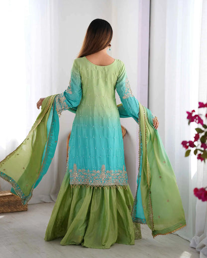Ensemble Sharara Bleu Ciel et vert avec Broderie de Sequins Cordon et Perles Rivet